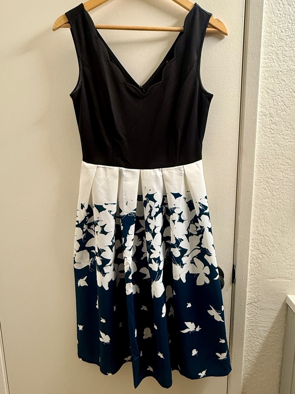 SHEIN Black Bodice Navy and White Floral Midi Dress